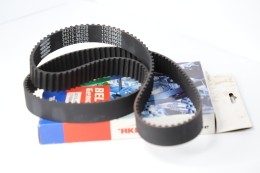 Ремень ГРМ G4JS 2.4 DOHC (Сириус) Sonata 4-5 -2006/Santa Fe 1/Starex -2006/Sorento - фото 1