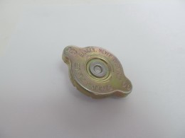 Крышка радиатора Хундай - фото 1