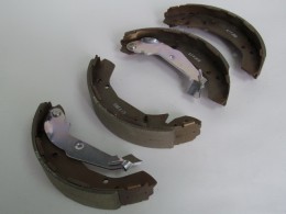 Колодки задние (под барабан)  Sonata 5 (Соната V) - фото 1