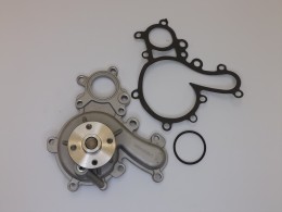 Насос воды 3UR-FE Toyota Land Cruiser Sequoia Tundra Lexus LX450D LX460 LX570 - фото 1