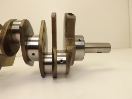 Коленвал OM642 Mercedes-Benz C-Class W203 C-Class W204 CLS-Class W219 CLS-Class W218 CLK-Class C209 E-Class C207 E-Class W211 E-Class W212 E-Class W213 R-Class W251 ML-Class W164 ML-Class W166 GLE-Class W166 G-Class W463 GLK-Class X204 GLC-Class X253 GL-Class X164 GLS-Class X166 S-Class W221 S-Class W222 Sprinter W906 Sprinter W907 X-Class X470 V-Class W639 - фото 1