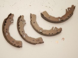 Колодки тормозные задние барабанные - фото 1