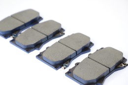 Колодки тормозные передние Toyota Land Cruiser, Lexus LX470 1998-2008 БЕЗ УПАКОВКИ - фото 1