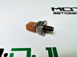 Датчик давления топлива на рампе VW Touareg (07-) AUDI A4,A5,A6,Q5,Q7 (07-13) - фото 1