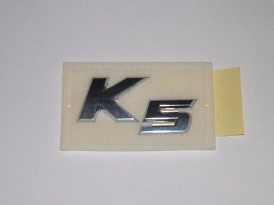 Эмблема K5 на крышку багажника - фото №1