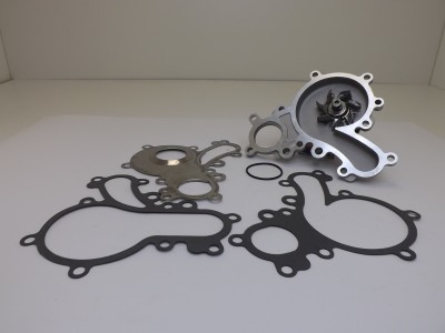 Насос воды 3UR-FE Toyota Land Cruiser Sequoia Tundra - фото №1